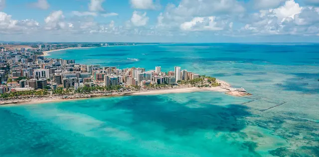 Melhor época para ir a Maceió: chuva, marés e mês a mês